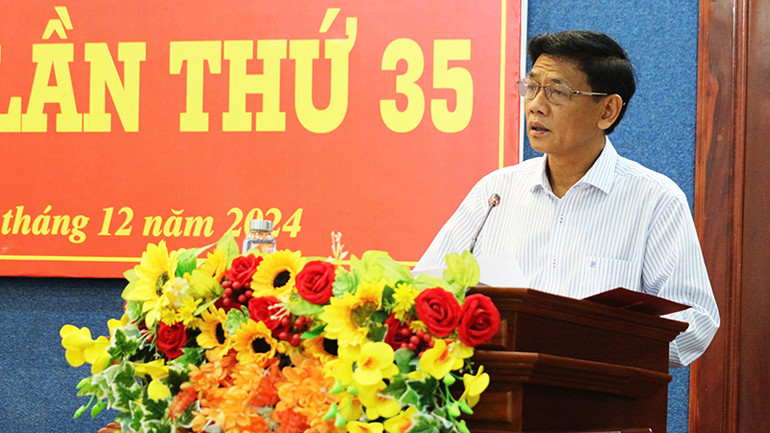 Bí thư Tỉnh ủy Lâm Văn Mẫn phát biểu chỉ đạo tại hội nghị.