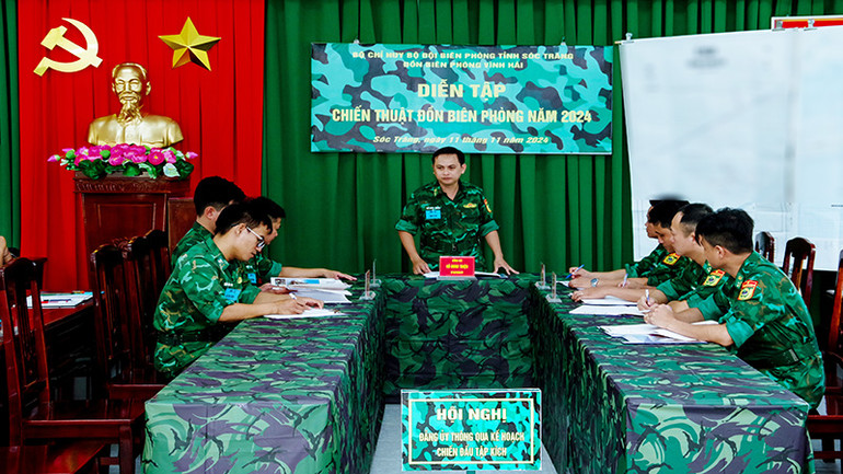 Đảng ủy thông qua kế hoạch chiến đấu tập kích.