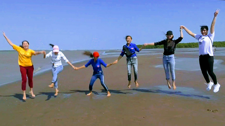 Bãi bồi ven biển Cù Lao Dung