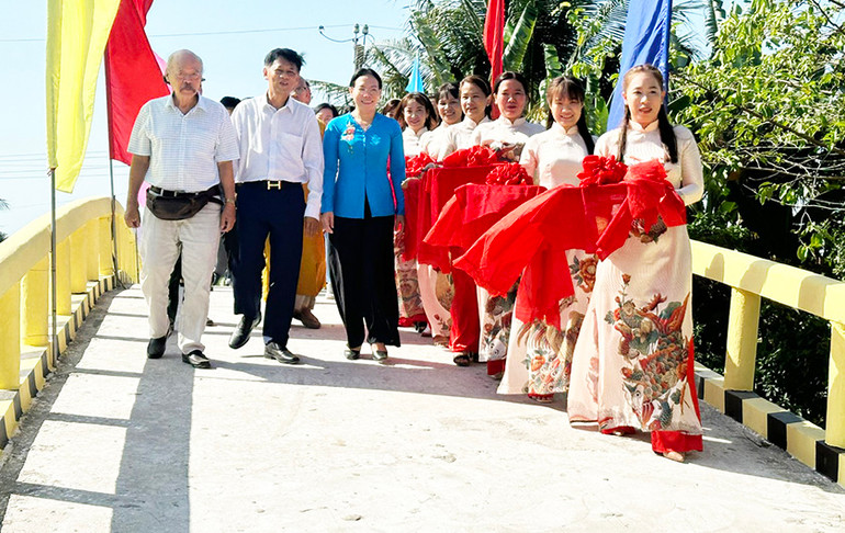 Tết quân-dân là hoạt động được đồng bào các dân tộc ở Sóc Trăng hưởng ứng nhiệt tình. Tết quân-dân là hoạt động được đồng bào các dân tộc ở Sóc Trăng hưởng ứng nhiệt tình.