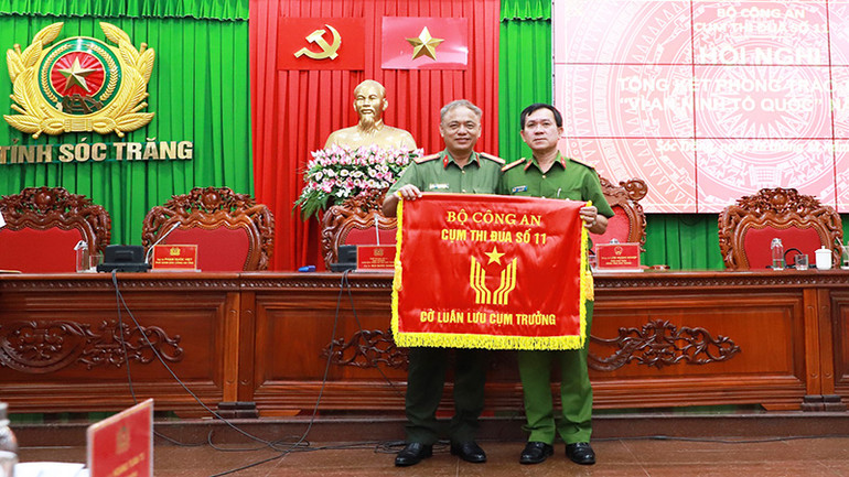 Công an tỉnh Tiền Giang nhận bàn giao đơn vị Cụm trưởng Cụm thi đua số 11.