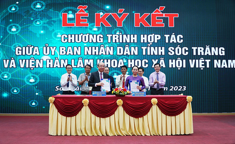 UBND tỉnh Sóc Trăng ký kết hợp tác với Viện Hàn lâm khoa học xã hội Việt Nam.
