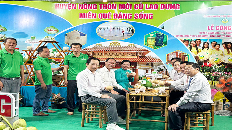 Trải nghiệm không gian nông thôn mới và hàng OCOP