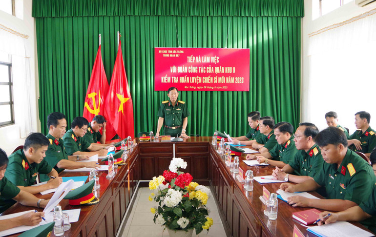 Đại tá Huỳnh Chiến Công, Phó Tham mưu trưởng Quân khu 9, kết luận kiểm tra. Đại tá Huỳnh Chiến Công, Phó Tham mưu trưởng Quân khu 9, kết luận kiểm tra.