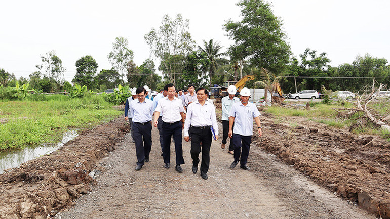 Do thiếu cát đắp nền nên tiến độ thi công đường cao tốc ở Sóc Trăng bị chậm