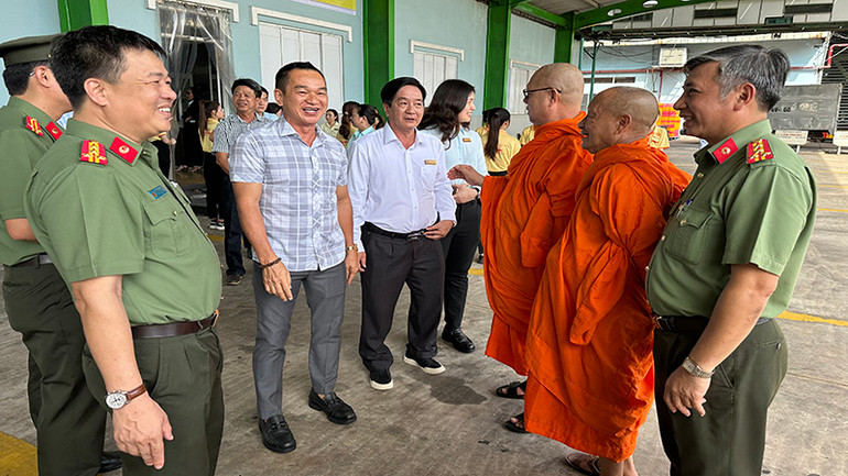 Trao đổi kinh nghiệm sản xuất kinh doanh tạo việc làm cho đồng bào dân tộc thiểu số