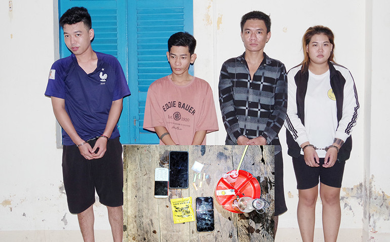 Các đối tượng tại Cơ quan điều tra và tang vật thu được tại hiện trường.