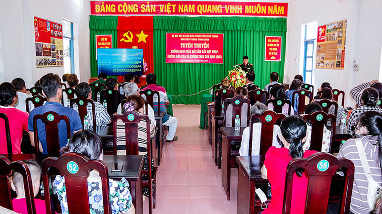 Hội nghị tuyên truyền cho ngư dân tại đồn Biên phòng Trung Bình.