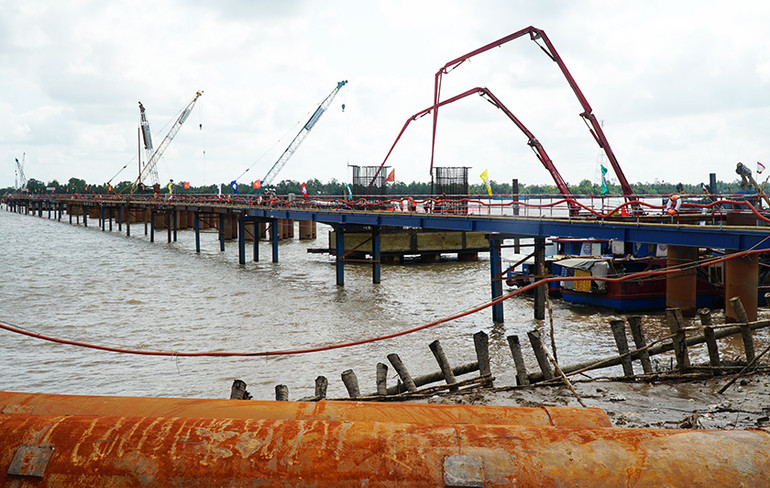 Dự án Cầu Đại Ngãi đang được đẩy nhanh tiến độ thi công.