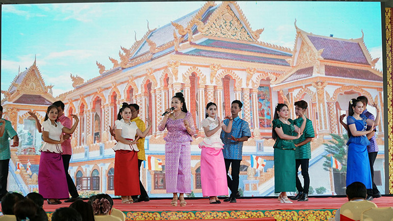 Đồng bào Khmer đón lễ Đôn-ta đầm ấm, ý nghĩa. Đồng bào Khmer đón lễ Đôn-ta đầm ấm, ý nghĩa.