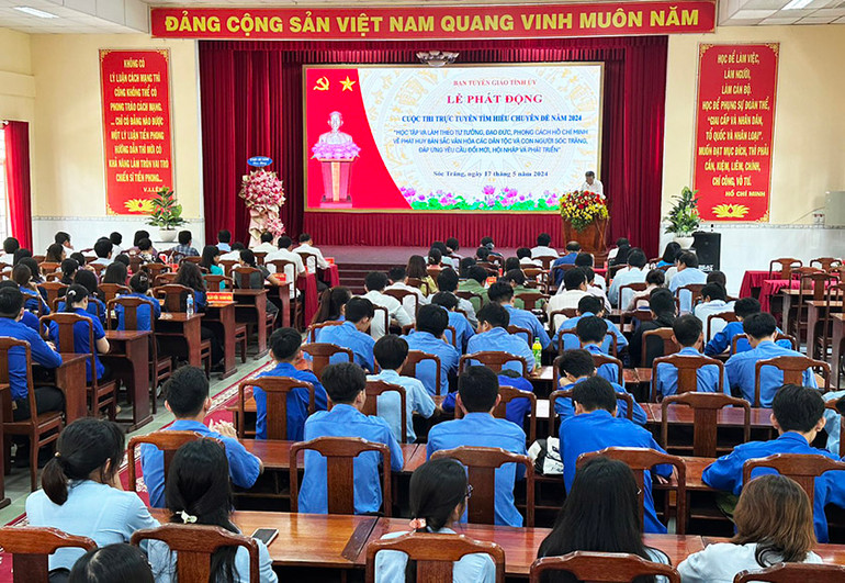 Quang cảnh lễ phát động cuộc thi.