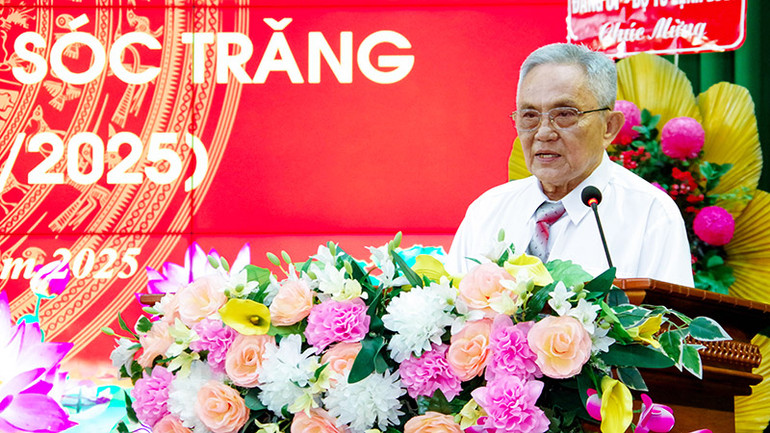 Đại tá Lê Minh Cơ, Anh hùng Lực lượng vũ trang nhân dân, nguyên Chỉ huy trưởng Bộ đội Biên phòng tỉnh Sóc Trăng, phát biểu tại buổi gặp mặt.