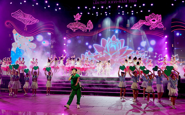 Tiết mục Khai mạc Liên hoan Búp Sen hồng” lần thứ 26, năm 2023.