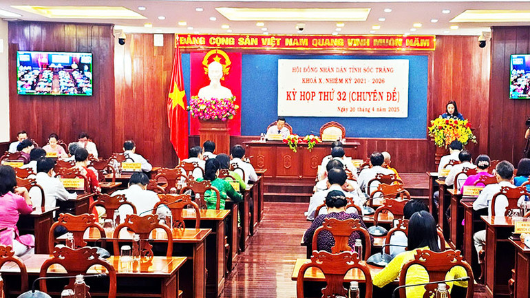 Kỳ họp đã thống nhất thông qua 3 dự thảo nghị quyết với sự thống nhất cao. Kỳ họp đã thống nhất thông qua 3 dự thảo nghị quyết với sự thống nhất cao.