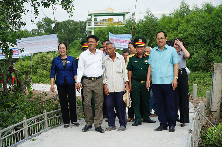Đưa vào hoạt động cầu, đường giao thông nông thôn trong dịp đón mừng năm mới