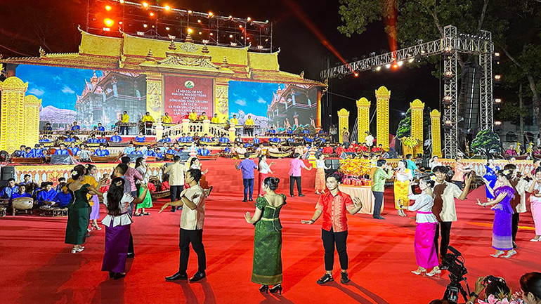 Ngày nay nhạc Ngũ âm đã được biểu diễn phục vụ lễ hội cộng đồng,