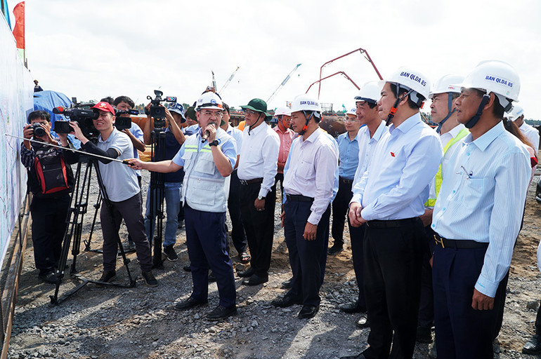 Lãnh đạo Trung ương và địa phương kiểm tra, đôn đốc các công trình giao thông trọng điểm trên địa bàn tỉnh Sóc Trăng