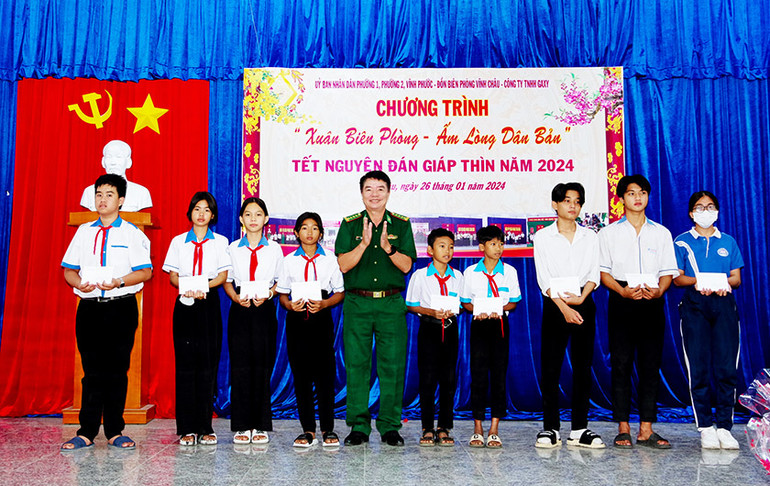 Nhiều hoạt động ý nghĩa trong chương trình “Xuân Biên phòng ấm lòng dân bản” tại Sóc Trăng ảnh 2