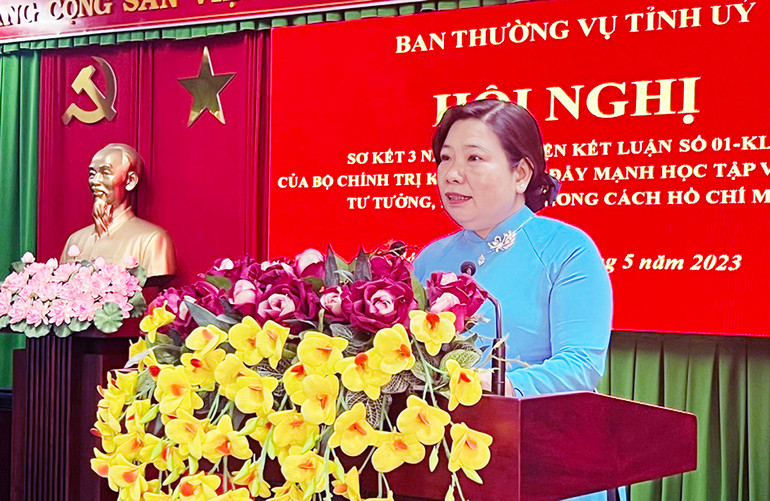 Đồng chí Hồ Thị Cẩm Đào, Phó Bí thư Thường trực Tỉnh ủy Sóc Trăng phát biểu.