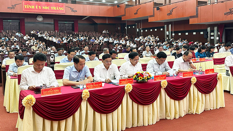 Quang cảnh hội nghị.