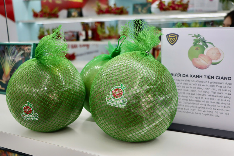 Bưởi da xanh Tiền Giang có mặt tại gian trưng bày "Tinh hoa trái cây Việt".