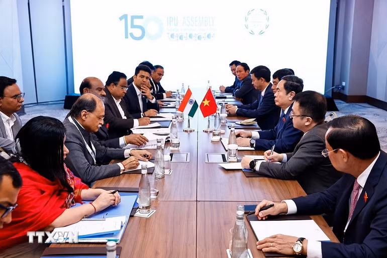 Chủ tịch Quốc hội Trần Thanh Mẫn gặp Chủ tịch Hạ viện Ấn Độ Om Birla bên lề IPU-150