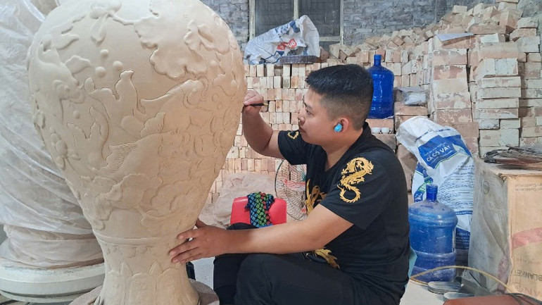 Nhờ liên tục sáng tạo, gốm Bát Tràng có chỗ đứng vững vàng trên thị trường.