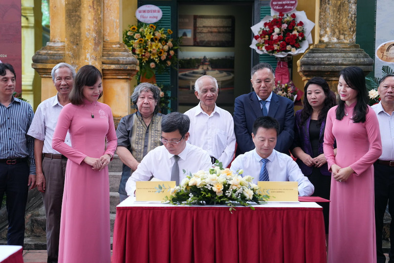 Trung tâm Bảo tồn di sản Thăng Long - Hà Nội và Trung tâm Quản lý công viên Bắc Kinh ký kết chương trình hợp tác trong năm 2025. Trung tâm Bảo tồn di sản Thăng Long - Hà Nội và Trung tâm Quản lý công viên Bắc Kinh ký kết chương trình hợp tác trong năm 2025.