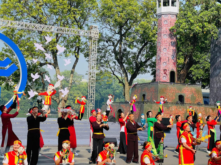 Giới thiệu kho tàng văn hóa đặc sắc của Thủ đô tại Ngày hội.