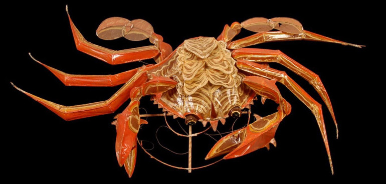 Chiếc đèn hình con cua được giới thiệu tại Hoàng thành Thăng Long.