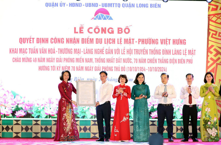 Làng rắn Lệ Mật nay đã trở thành điểm du lịch của thành phố.