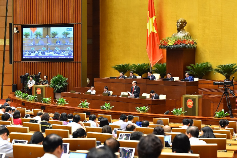 Quang cảnh phiên chất vấn Bộ trưởng Khoa học và Công nghệ Huỳnh Thành Đạt. (Ảnh: THỦY NGUYÊN)