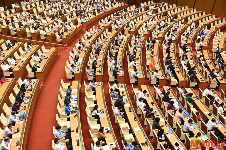 Các đại biểu tại phiên chất vấn của Quốc hội ngày 5/11. (Ảnh: ĐĂNG KHOA) Các đại biểu tại phiên chất vấn của Quốc hội ngày 5/11. (Ảnh: ĐĂNG KHOA)