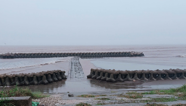 [Live] Bão số 3 di chuyển về phía Tây Bắc Bộ và suy yếu thành áp thấp nhiệt đới ảnh 48
