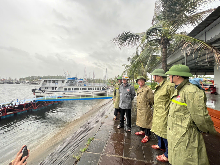 [Live] Bão số 3 di chuyển về phía Tây Bắc Bộ và suy yếu thành áp thấp nhiệt đới ảnh 34