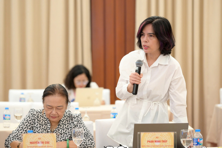 Bà Phan Minh Thủy, Trưởng phòng, Ban Pháp chế Liên đoàn Thương mại và Công nghiệp Việt Nam (VCCI) phát biểu.