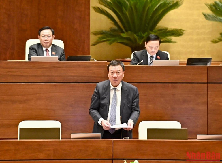 Tổng Thanh tra Chính phủ Đoàn Hồng Phong phát biểu tiếp thu, giải trình một số vấn đề đại biểu Quốc hội nêu. (Ảnh: ĐĂNG KHOA)