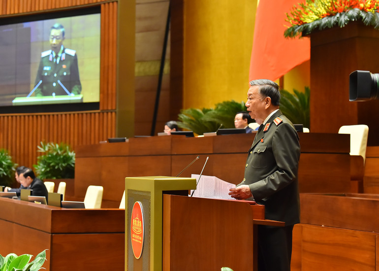 Bộ trưởng Công an Tô Lâm giải trình, làm rõ một số vấn đề đại biểu Quốc hội nêu tại phiên thảo luận.