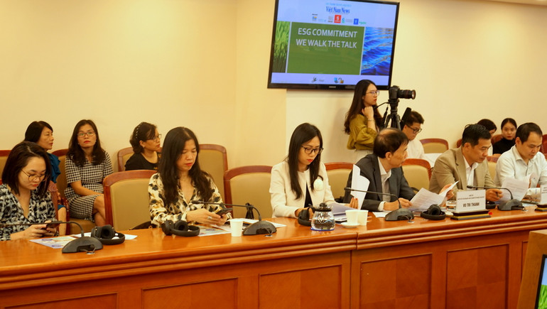 Các đại biểu tham dự tọa đàm. (Ảnh: TRUNG HƯNG)