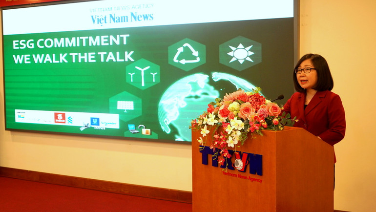 Phó Tổng Giám đốc Thông tấn xã Việt Nam Đoàn Thị Tuyết Nhung phát biểu khai mạc tọa đàm. (Ảnh: TRUNG HƯNG)