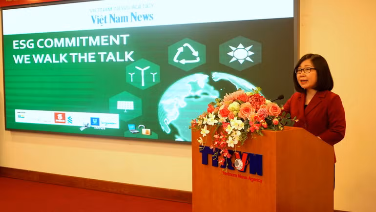 Phó Tổng Giám đốc Thông tấn xã Việt Nam Đoàn Thị Tuyết Nhung phát biểu khai mạc tọa đàm. (Ảnh: TRUNG HƯNG)