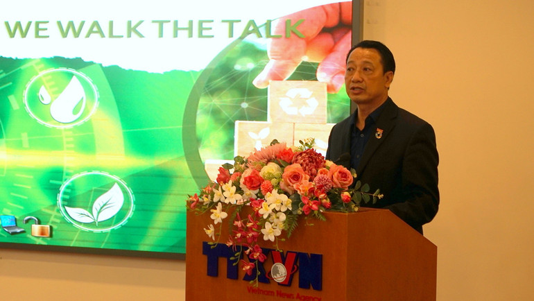 Phó Chủ tịch Liên đoàn Thương mại và Công nghiệp Việt Nam Nguyễn Quang Vinh phát biểu. (Ảnh: TRUNG HƯNG)