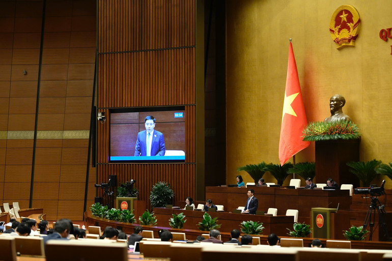 Quang cảnh phiên họp của Quốc hội, chiều 29/11. (Ảnh: DUY LINH)