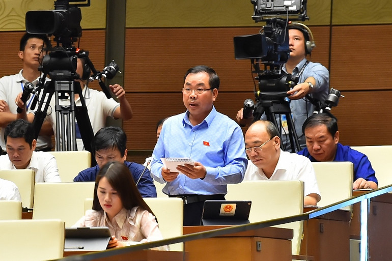 Đại biểu Nguyễn Quang Huân - Đoàn đại biểu Quốc hội tỉnh Bình Dương. (Ảnh: THỦY NGUYÊN)