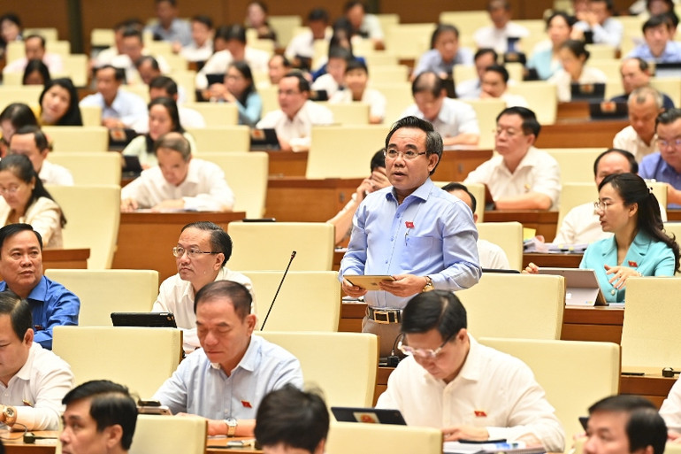 Đại biểu Lê Hữu Trí - Đoàn đại biểu Quốc hội tỉnh Khánh Hòa. (Ảnh: DUY LINH)