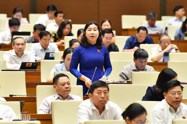 Đại biểu Lê Thị Song An - Đoàn đại biểu Quốc hội tỉnh Long An. (Ảnh: THỦY NGUYÊN)