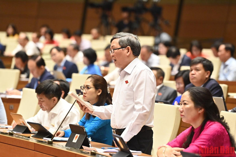 Đại biểu Tô Văn Tám - Đoàn đại biểu Quốc hội tỉnh Kon Tum. Ảnh: ĐĂNG KHOA