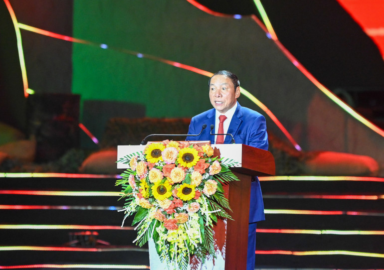 Bộ trưởng Văn hóa, Thể thao và Du lịch Nguyễn Văn Hùng phát biểu ý kiến tại chương trình.