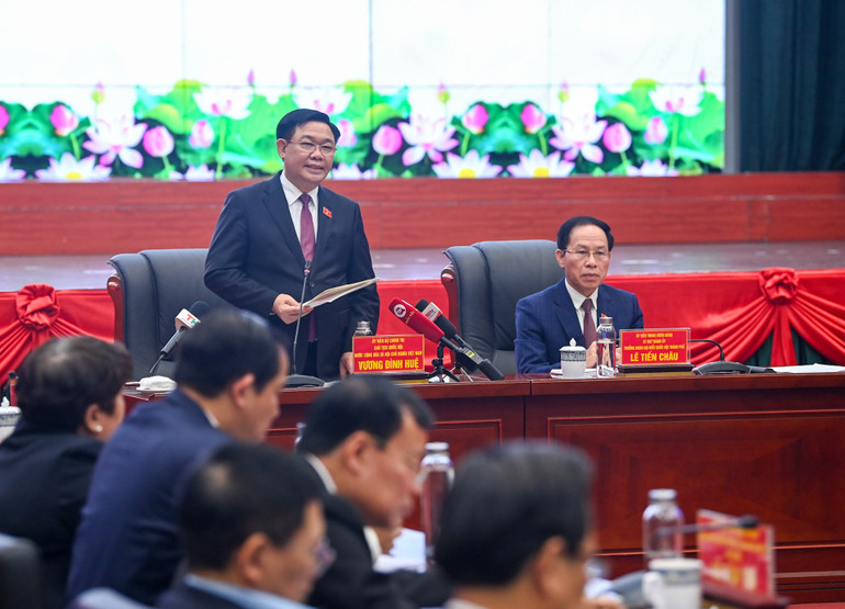 Chủ tịch Quốc hội Vương Đình Huệ phát biểu kết luận buổi làm việc. (Ảnh: DUY LINH)