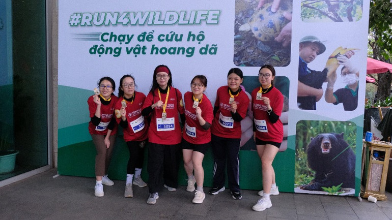 Nhóm chạy hoàn thành cự ly 5km. Nhóm chạy hoàn thành cự ly 5km.